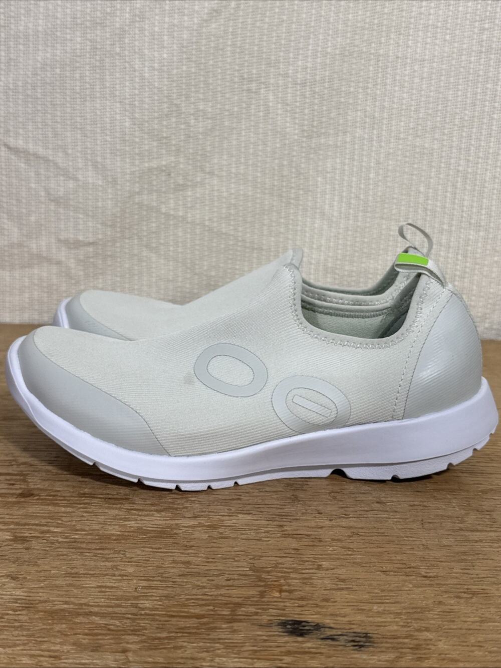 OOFOS Women’s Recovery Slip On Shoes Gray Comfort Walking Sneakers Size 8 EU 39